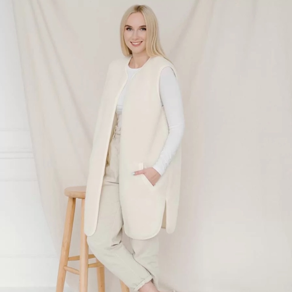 MERINO WOOL SHEARLING VEST MADE IN EU - NEW - SIZE LG/XL KNEE LENGTH SO COSY!